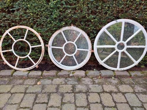 Drie zeer mooie ronde gietijzeren stalramen, 2 met glas., Doe-het-zelf en Verbouw, Glas en Ramen, Gebruikt, Minder dan 80 cm, Minder dan 80 cm