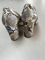 Pumps met suede en slangenprint, Kleding | Dames, Pumps, Lilian, Ophalen of Verzenden, Zo goed als nieuw