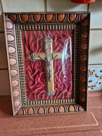 Religie achter bolglas. beschikbaar voor biedingen