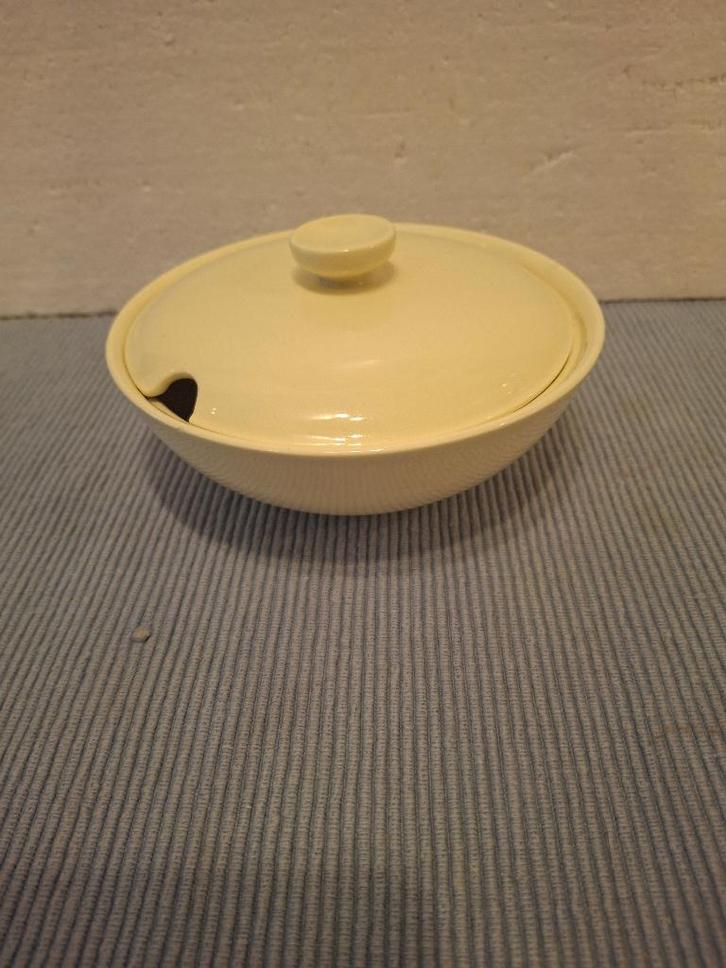 Petrus Regout - mooie geel pastel suikerpotje / schaaltje, Antiek en Kunst, Antiek | Servies los, Ophalen of Verzenden