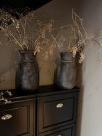Oude grijze stenen potten met takken, Huis en Inrichting, Woonaccessoires | Vazen, Steen, Gebruikt, Overige kleuren, Ophalen of Verzenden