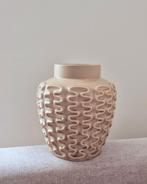 Beige Keramische Vaas, Overige kleuren, Aardewerk of Porselein, Ophalen of Verzenden, Zo goed als nieuw