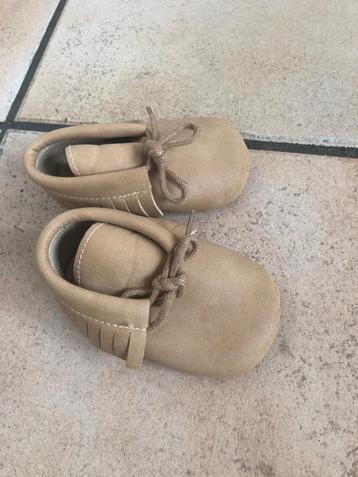 Super-zachte/soepele schoentjes maatje 18, van het merk BABY beschikbaar voor biedingen