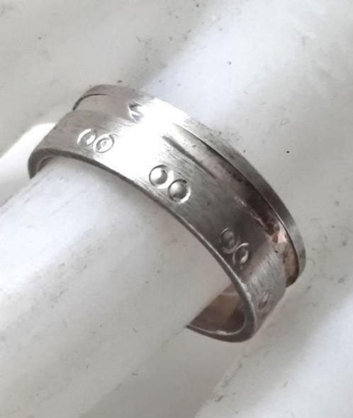 Leuk bewerkte zilveren unisex bandring 9.25, Sieraden, Tassen en Uiterlijk, Ringen, Zo goed als nieuw, Dame of Heer, 17 tot 18