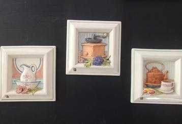 Drie leuke tegels van Jie Gantofta. jaren 70. Per stuk. beschikbaar voor biedingen