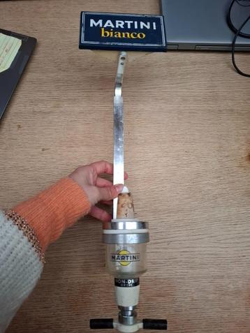 Martini bianco dispenser met doseur beschikbaar voor biedingen