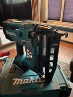 Makita DBN600 18v tacker, Ophalen of Verzenden, Zo goed als nieuw