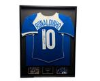 Ronaldinho Brazilië 04/05 gesigneerd ingelijst uit shirt, Verzamelen, Sportartikelen en Voetbal, Buitenlandse clubs, Soccersignings.nl