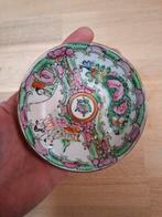 Porselein Schoteltje Famille Rose, Antiek en Kunst, Antiek | Porselein, Ophalen of Verzenden