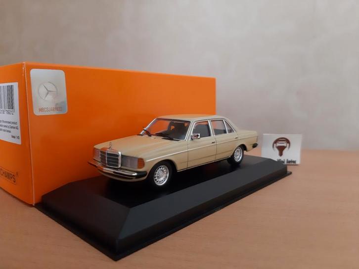 Mercedes Benz 230E (W123) 1982 Yellow Beige/Maxichamps 1:43, Hobby en Vrije tijd, Modelauto's | 1:43, Nieuw, Auto, Overige merken