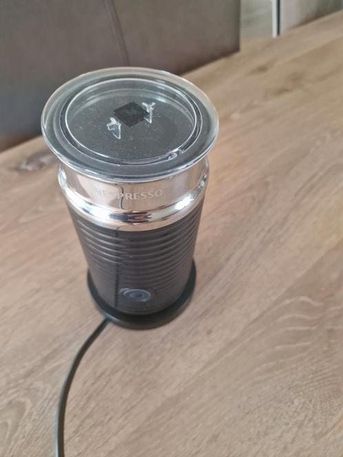 Nespresso  melkopschuimer met extra reserve zeefje, Witgoed en Apparatuur, Melkopschuimers, Gebruikt, Elektrische melkopschuimer