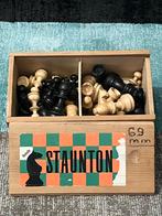 Vintage Chess Staunton Schaakspel. Koninghoogte 69 mm, Hobby en Vrije tijd, Gezelschapsspellen | Bordspellen, Een of twee spelers