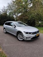 Volkswagen Passat GTE 1.4 TSI Phev 218pk 6-DSG 2015 Grijs, Auto's, Volkswagen, 1600 kg, Zilver of Grijs, Te koop, 750 kg