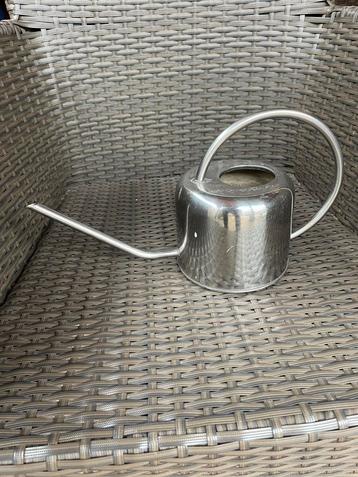 Metalen Gieter beschikbaar voor biedingen
