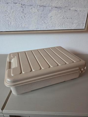 Vintage kunststof CURVER schoenpoetsdoos met klapdeksel  beschikbaar voor biedingen
