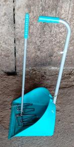 Mest schep, Dieren en Toebehoren