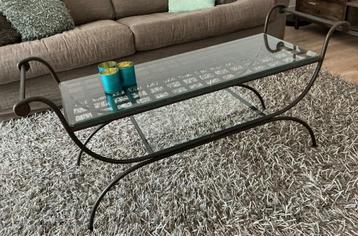 Staande lamp en salontafel authentiek smeedijzer beschikbaar voor biedingen