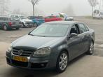 Volkswagen Jetta 1.6 FSI 85KW 2006 Grijs, Auto's, Volkswagen, Voorwielaandrijving, 4 cilinders, 1246 kg, 1200 kg