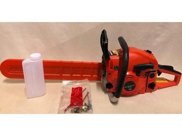 Nieuwe motorzaag kettingzaag benzine
NIEUW IN DOOS, Doe-het-zelf en Verbouw, Gereedschap | Zaagmachines, Nieuw, Kettingzaag, 1200 watt of meer