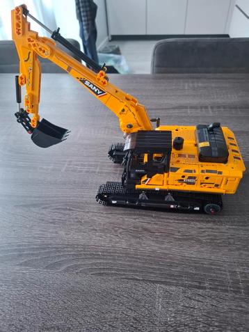 Technisch lego graafmachine  beschikbaar voor biedingen