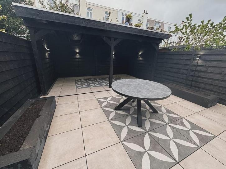 HOVENIER ‘DE ZONNEBLOEM’ O.A. BESTRATING, HEKWERK, ONDERHOUD, Diensten en Vakmensen, Tuinmannen en Stratenmakers, Bestrating, Hekwerk of Schuttingen