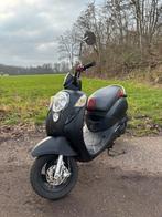 Sym mio 65cc, Fietsen en Brommers, Ophalen, Zo goed als nieuw, Benzine, Mio