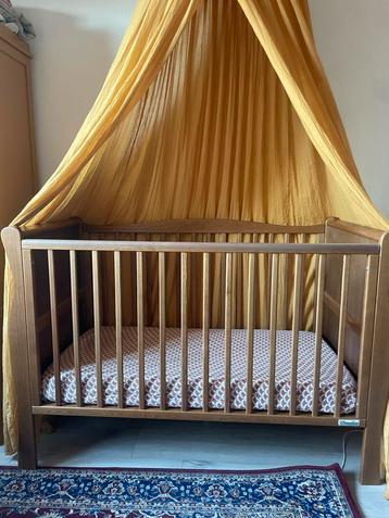 Woodies Noble Vintage Ledikant incl matras beschikbaar voor biedingen