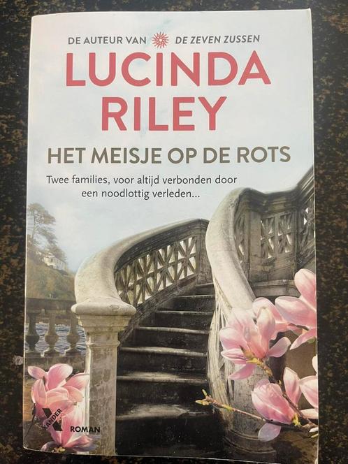 Lucinda Riley “meisje op de rots”, Boeken, Romans, Zo goed als nieuw, Nederland, Ophalen