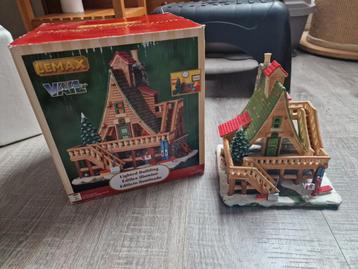 Lemax Ski Huisje met Doos - Zonder Interieur beschikbaar voor biedingen