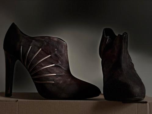 Italiaanse suède enkellaarsjes – merk Marco – maat 37, Kleding | Dames, Schoenen, Zo goed als nieuw, Grijs, Ophalen of Verzenden