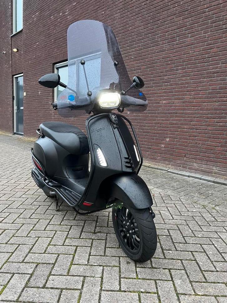 Vespa Sprint 2021, 6200KM, Fietsen en Brommers, Scooters | Vespa, Zo goed als nieuw, Vespa S, Maximaal 45 km/u, Benzine, Ophalen of Verzenden