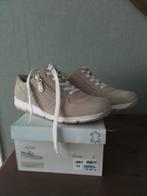 Beige Medicus sneakers maat 6,5 is maat 40, Kleding | Dames, Ophalen of Verzenden, Zo goed als nieuw, Beige, Sneakers of Gympen