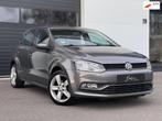 Volkswagen Polo 1.2 TSI Comfortline Carplay | Trekhaak | LM, Auto's, Volkswagen, Stof, Gebruikt, 4 cilinders, Regensensor