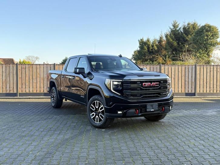 GMC Sierra 1500 AT4 V8 BLACK LPG PANO LEDER (bj 2023), Auto's, Bestelauto's, Bedrijf, Te koop, Lederen bekleding, Metallic lak