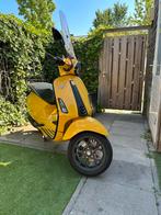 Vespa sprint Black&yellow edition tip top! 45km geel kenteke, Fietsen en Brommers, Scooters | Vespa, Ophalen of Verzenden, Zo goed als nieuw