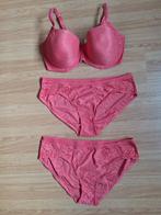 Viania lingeriesetje. D90 en 2x slip maat 44, roze, Viania, Ophalen of Verzenden, Roze, Lingerie of Zwemkleding