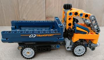Lego Technic 42147 Kiepwagen/Graafmachine beschikbaar voor biedingen