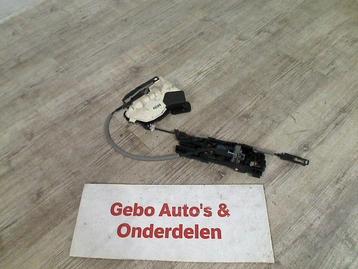SLOTPLAAT RECHTS VOOR Volkswagen Polo V (6R) (5k1837016b) beschikbaar voor biedingen