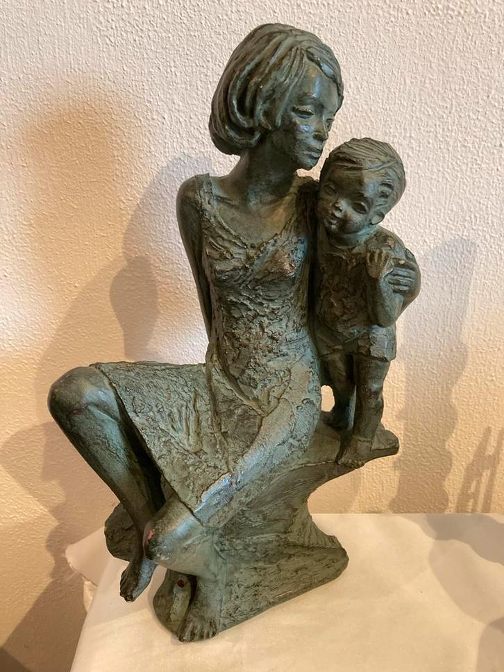 Beeld Moeder met Kind - ASV Venlo - Gemalen Marmer, Antiek en Kunst, Kunst | Beelden en Houtsnijwerken, Ophalen of Verzenden