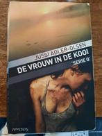 Jussi Adler-Olsen - De vrouw in de kooi, Jussi Adler-Olsen, Ophalen of Verzenden, Zo goed als nieuw