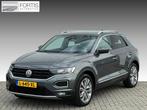 Volkswagen T-Roc 1.5 TSI Sport Business R CAMERA | TREKHAAK, Voorwielaandrijving, Stof, 4 cilinders, 150 pk