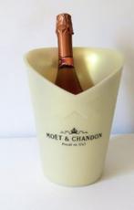Moët & Chandon 2015 + gouden koeler champagne, Overige gebieden, Ophalen of Verzenden, Vol, Champagne