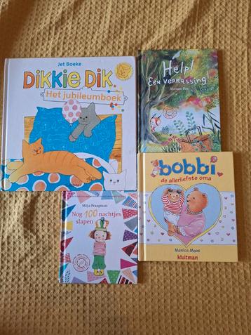 Leuke set van 4 kinderboeken beschikbaar voor biedingen