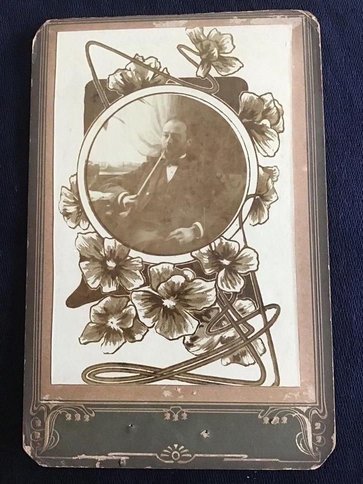 Kabinetfoto, Man met lange Goudse pijp, Antieke foto, Verzamelen, Foto's en Prenten, Gebruikt, Foto, Voor 1940, Ophalen of Verzenden