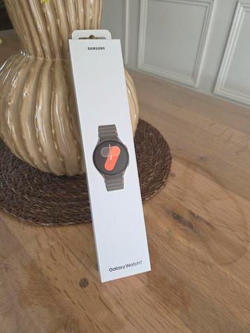 Nieuw in Doos – Samsung Galaxy Watch 7 (40mm, LTE, Green) beschikbaar voor biedingen
