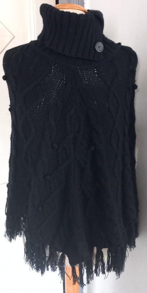 gebreid kabels  cape / stola XXL  voor en achterkant langer, Kleding | Dames, Truien en Vesten, Zo goed als nieuw, Maat 46/48 (XL) of groter