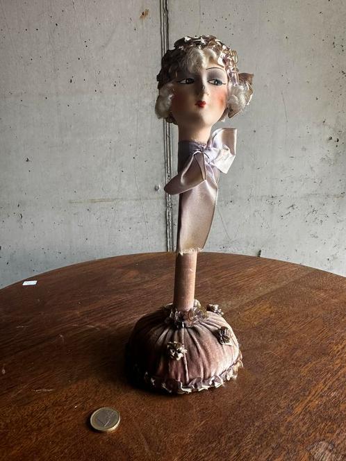 Vintage Art Deco sierpop / speldenkussen – jaren 20–30, Verzamelen, Beelden en Beeldjes, Zo goed als nieuw, Mens, Ophalen of Verzenden