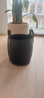 Rubberen mand (voor plant/spullen), Ophalen