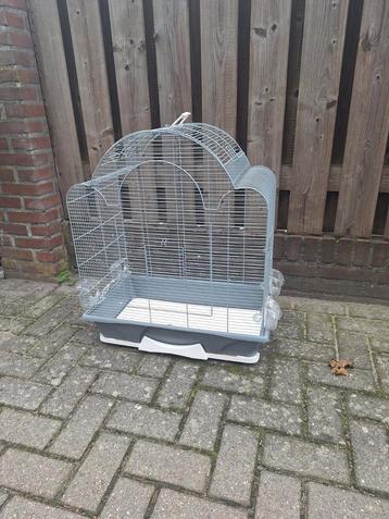 Vogelkooi beschikbaar voor biedingen