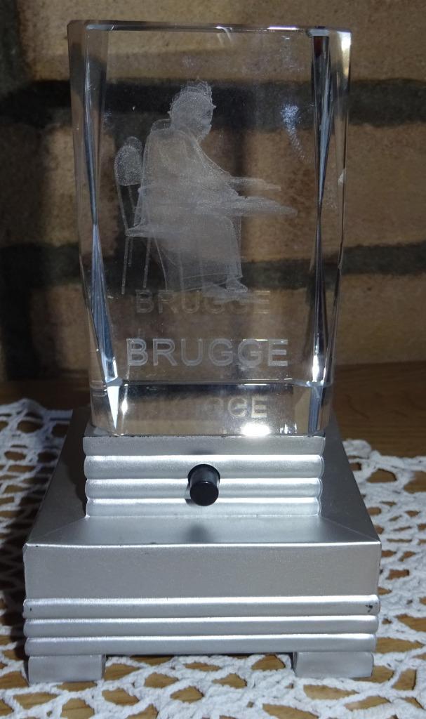 3D laserblok - glas met kantkloster en standaard met licht, Hobby en Vrije tijd, Kantklossen, Zo goed als nieuw, Overige typen